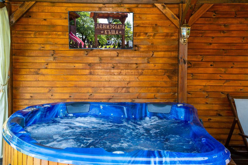 Денизовата къща до Узана къща за гости