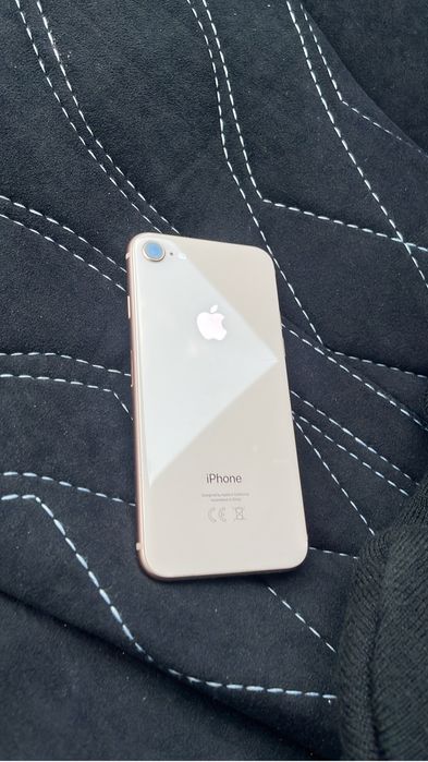 Iphone 8 состояние идеальная царапины нету