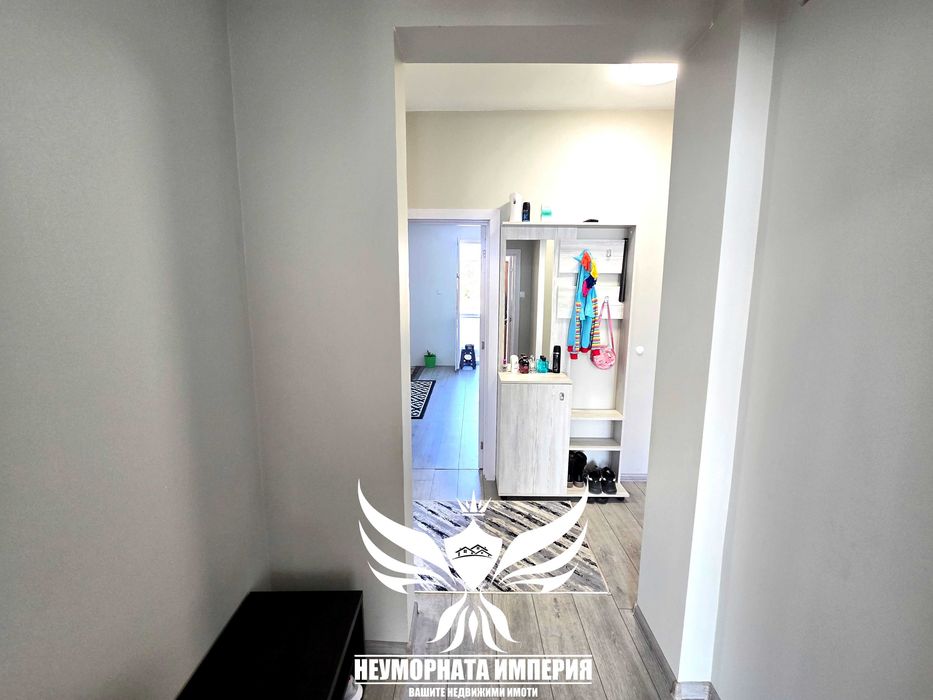 Продавам тристаен/четиристаен 121кв.м. с гараж, изба и таван в гр.Асеновград широк център
