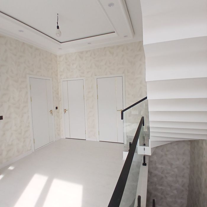 За Мустангом 5 комн 1,5 сотки