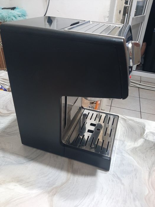 Aparat de cafea second-hand DELONGHI
