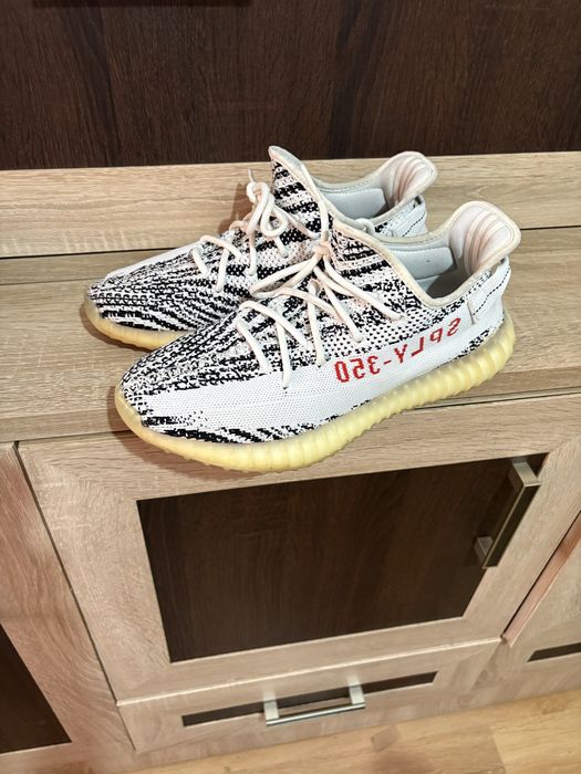 yeezy adidas 42!!!