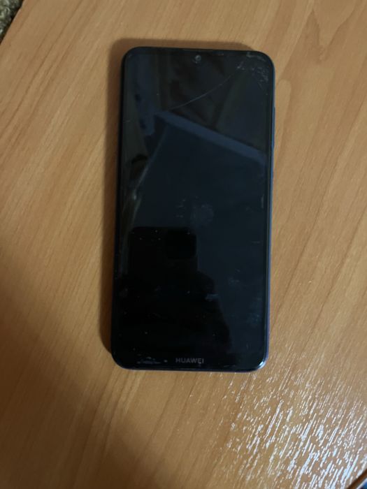 продаю телефон huawei y7