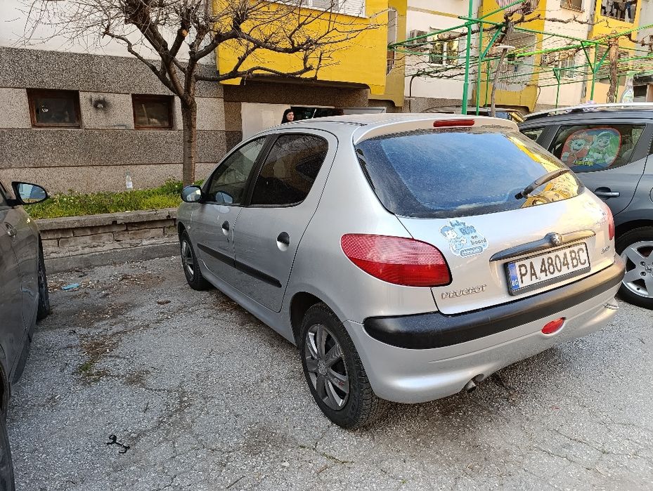 Peugeot 206 1.1 бензин