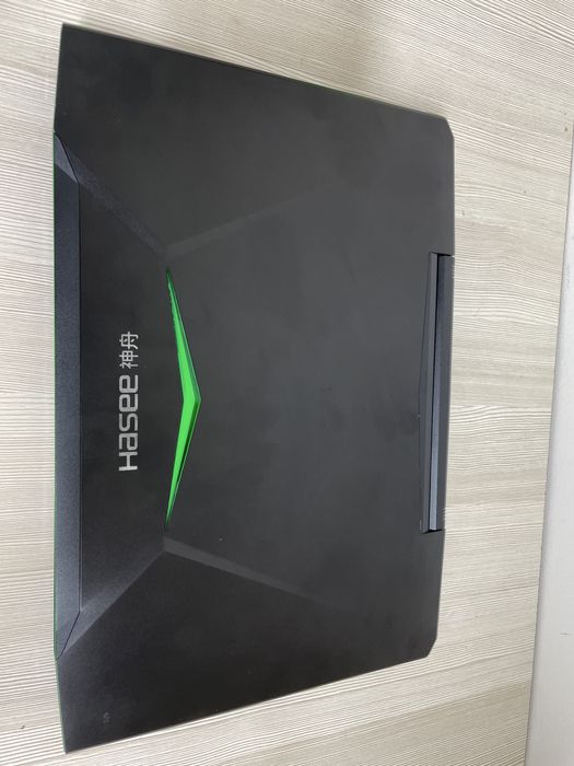 Ноутбук  Hasee i7 игроваой