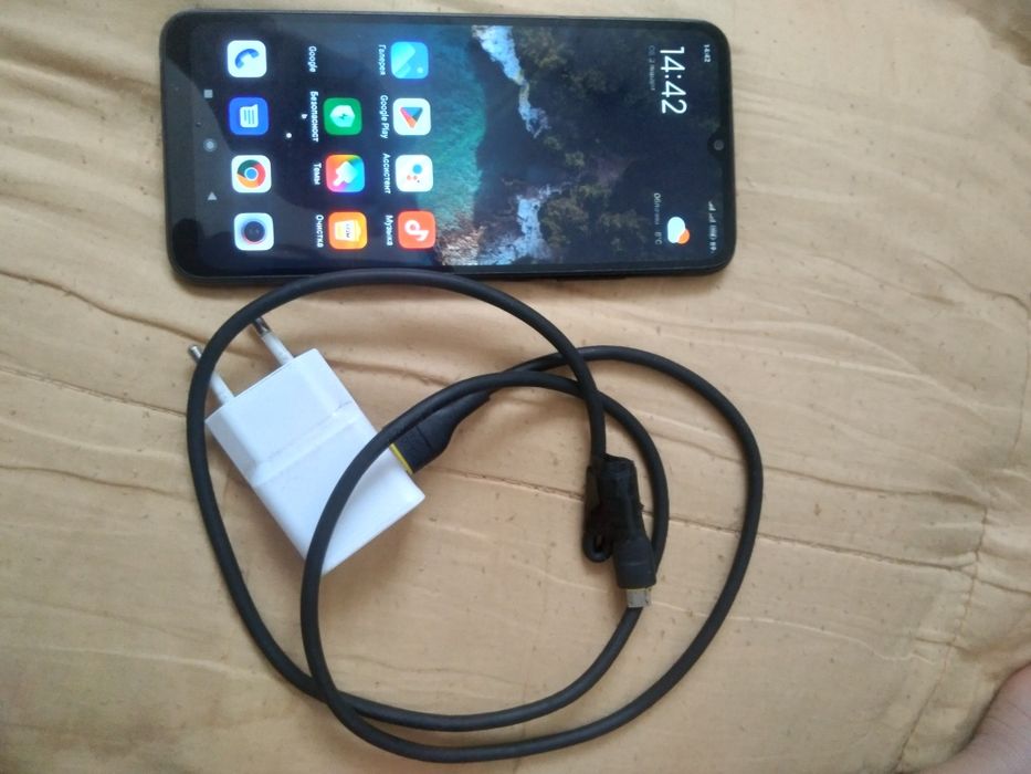 Продаеться Сотка Редми9с