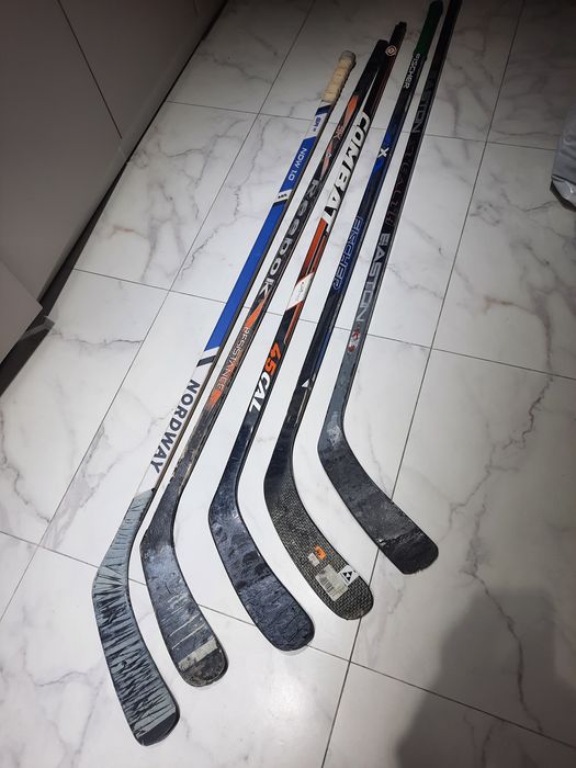 Продам  хоккейные клюшки