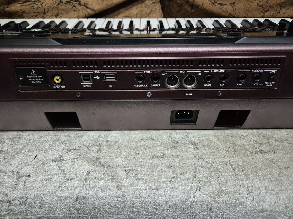 Продаётся синтезатор Korg pa 1000