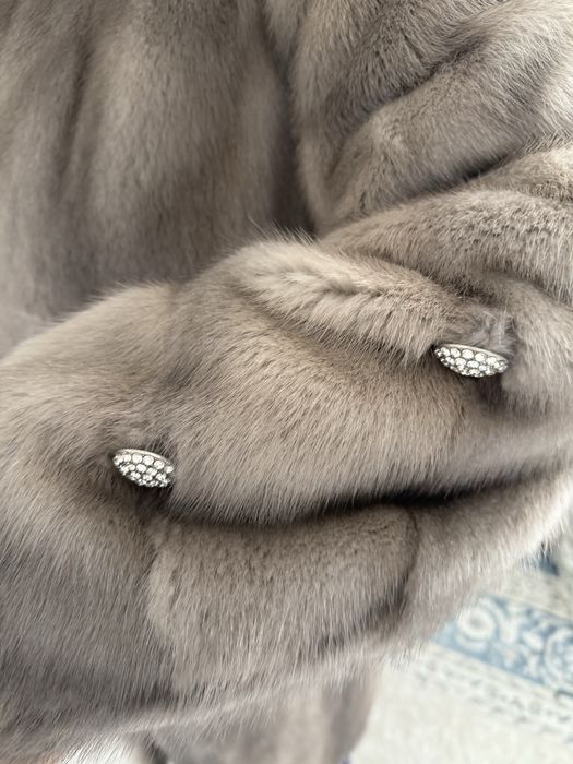 Шуба норковая продам