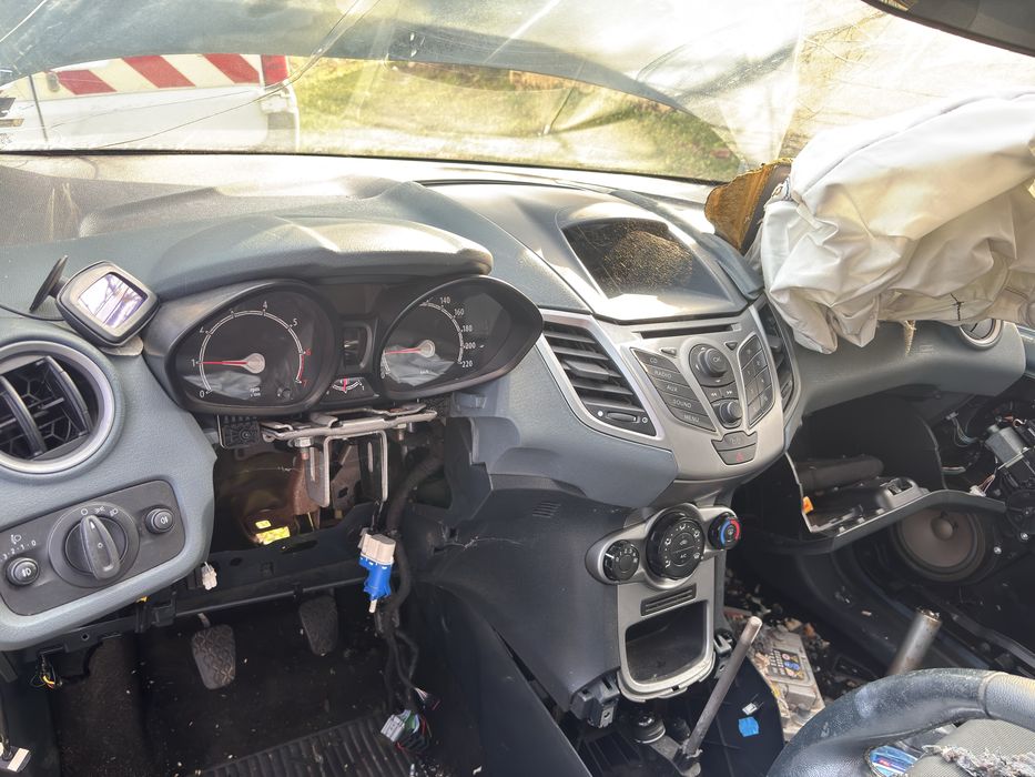 Ford fiesta 1.3 бензин на части