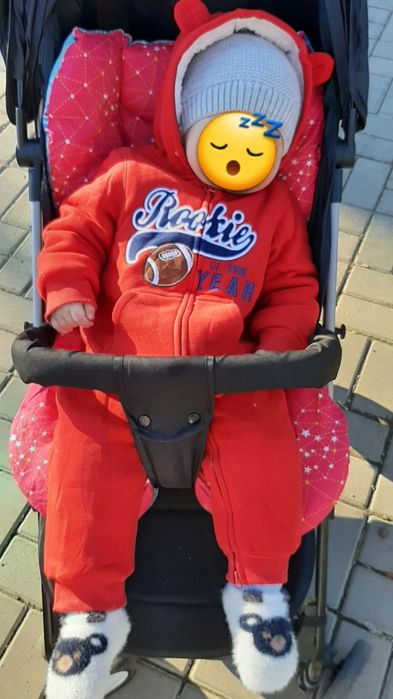 Продаю коляску,комбинезон,бортики,Обувь.