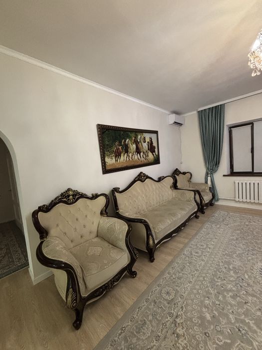 Роскошный комплект: диван + 2 кресла.