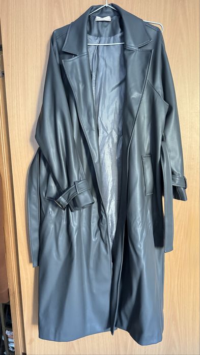 Платья, сарафаны и плащ недорого