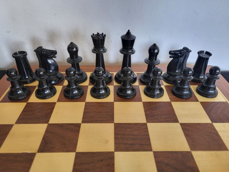 #2 Стар дървен шах