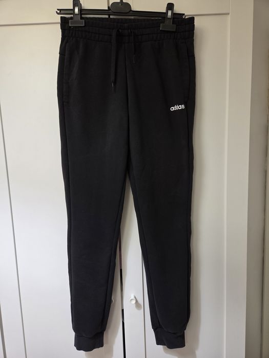 Trening dama Adidas marimea XS-S - pret negociabila