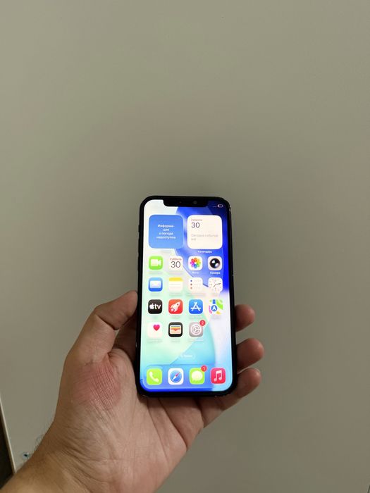 iPhone 12/64Gb - В хорошем состоянии