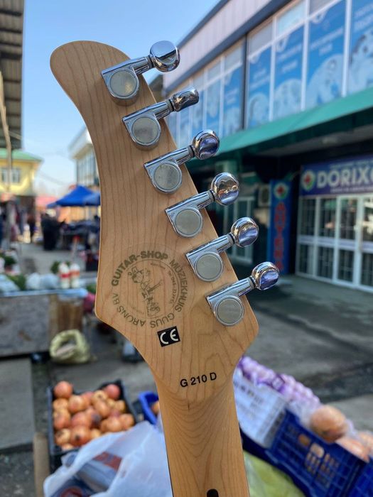 Gitara va skripka sotiladi