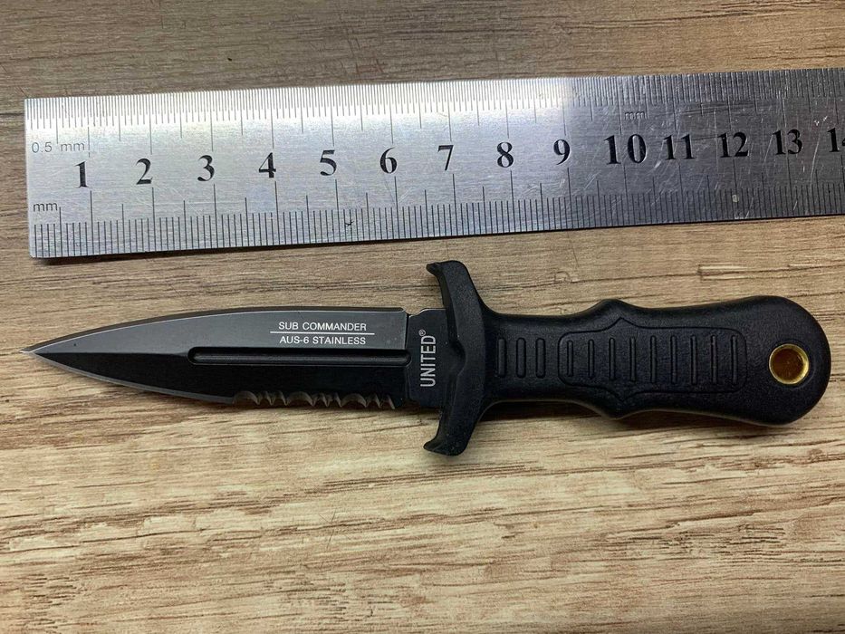 Здрав и компактен нож за врат лов ,риболов , къмпинг ,туризъм подарък