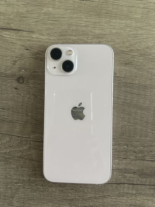 Продам IPhone 13