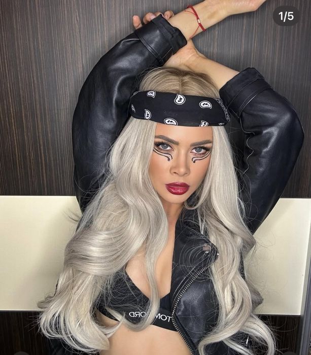 Бяло руса начупена перука