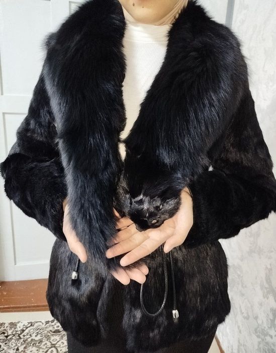 Palto va shuba sotiladi