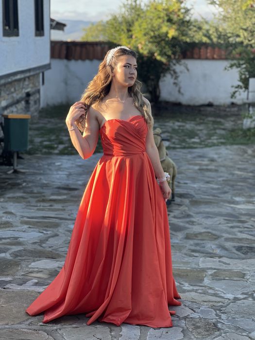 Дълга официална рокля