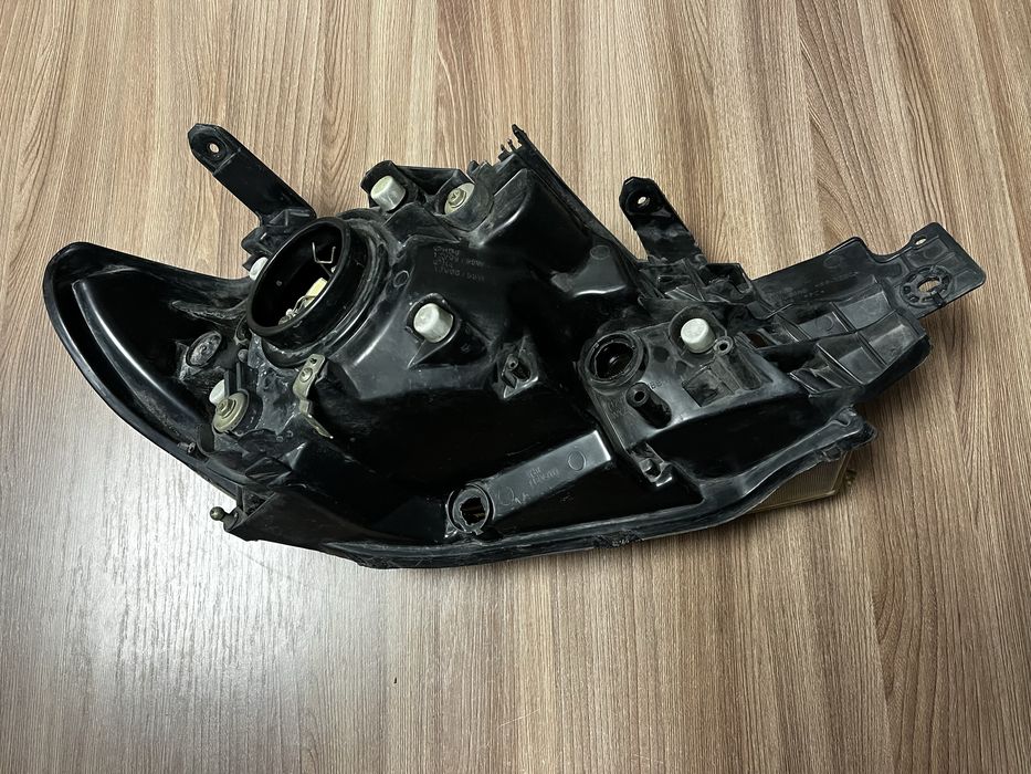 Фара Mitsubishi Outlander 1 левая сторона