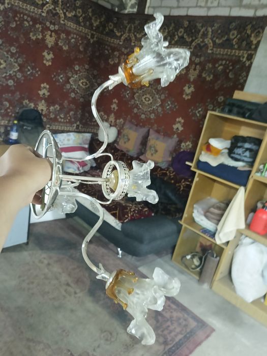 Отдам люстру за шоколадку