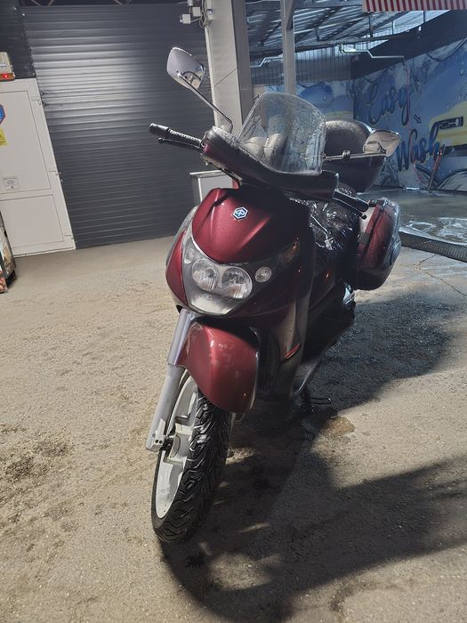 Piaggio Beverly 400ie, 41.000km, Topcase + 2 Sidecase