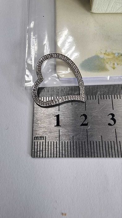 *** Уникална *** Висулка Бяло Злато 18к 1.23гр с Диаманти