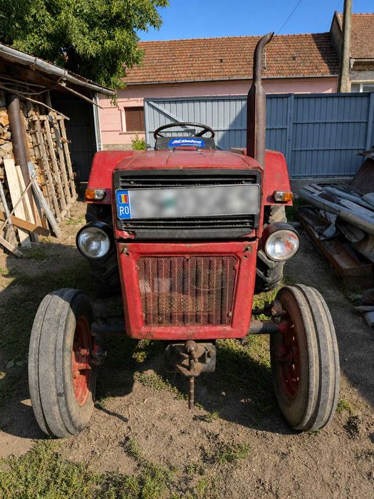 Tractor U445 înmatriculat + remorcă monoax + plug