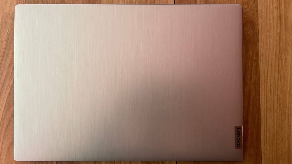 Lenovo noutbuk sotiladi ideal xolatda koʻp ishlatilmagan