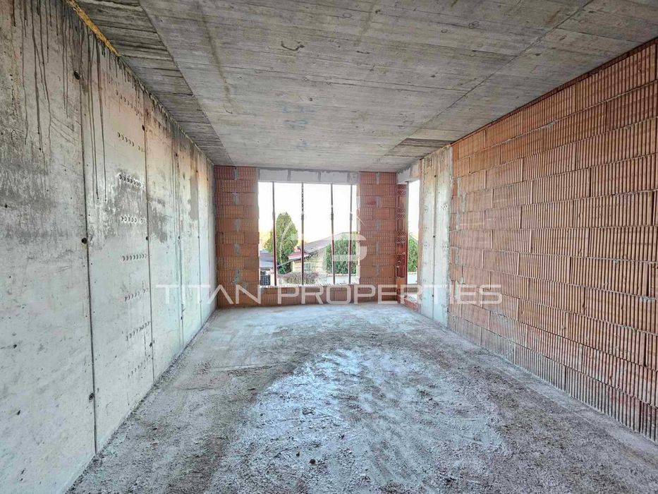 Продава се Двустаен апартамент в Пловдив, Коматево - 57 кв.м за 743 €/кв.м - Снимка #1