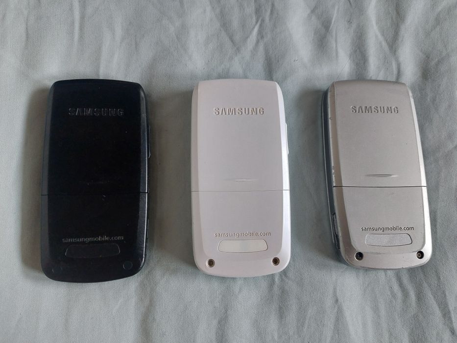Vând 3 telefoane Samsung SGH E250 defecte – pentru piese