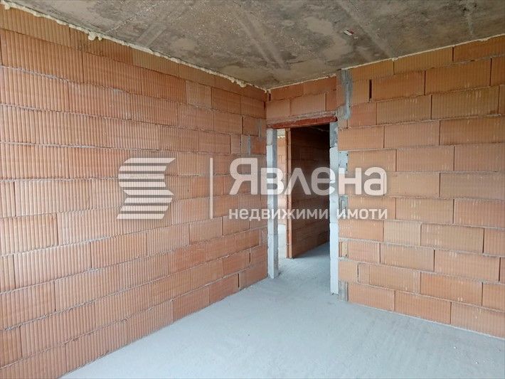 Продава се Двустаен апартамент в Варна, Възраждане 4 - 89 кв.м за 1296 €/кв.м - Снимка #4