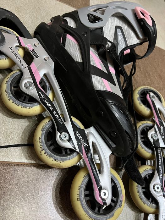 Роликовые коньки