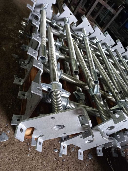 Домкраты для строительных лесов