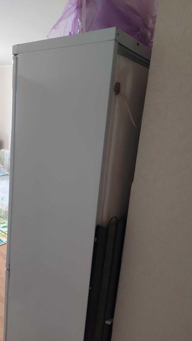 продам холодильник indesit