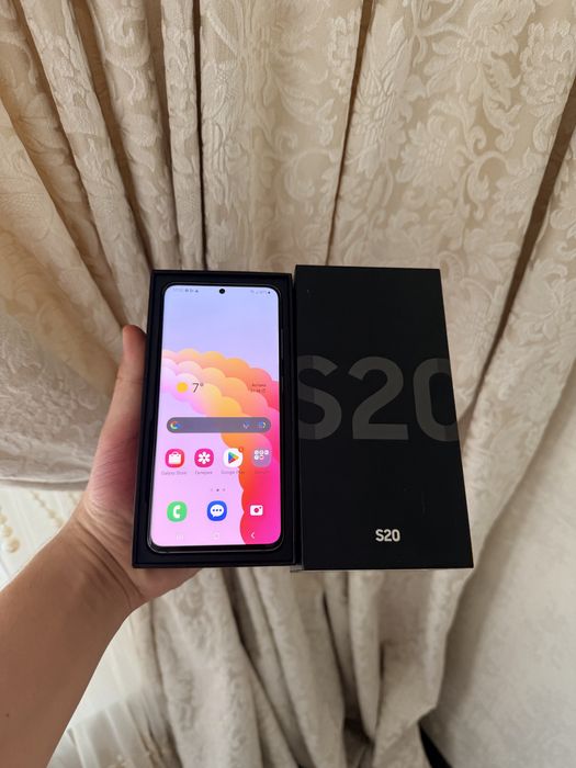 Samsung S20/128Gb - В идеальном состоянии
