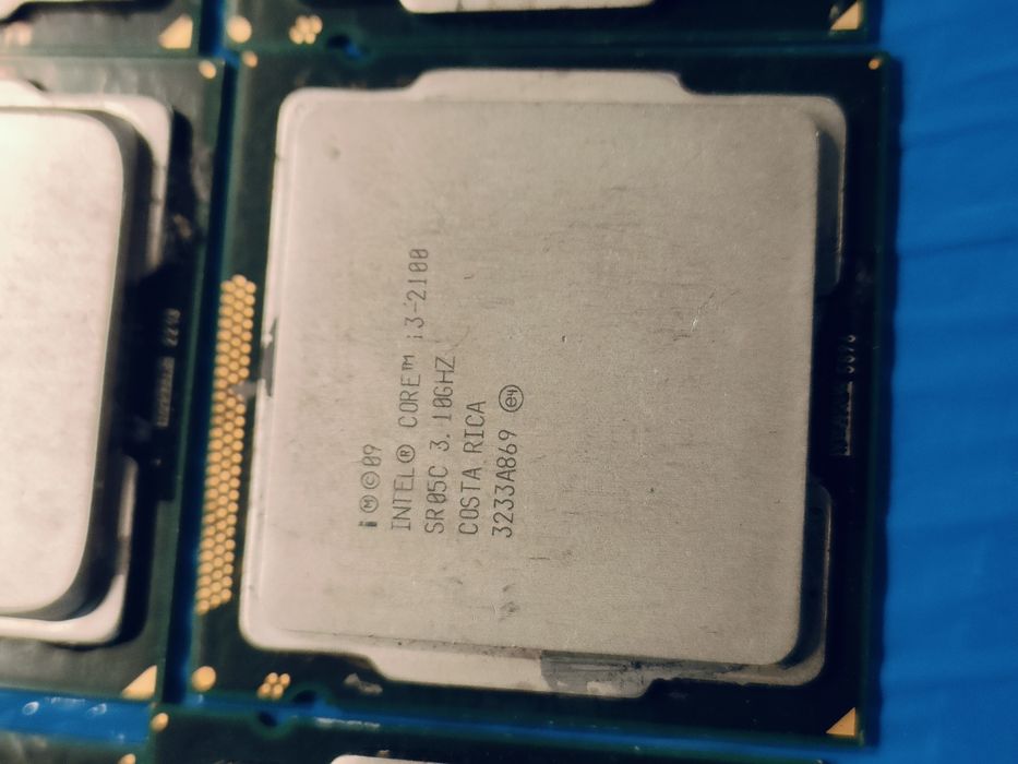 Lot de 26 procesoare Intel / Intel i3