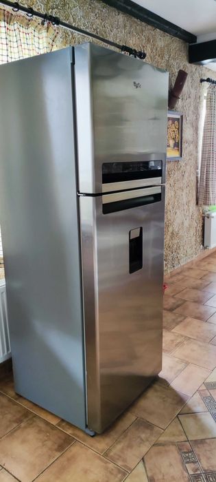 Хладилник с фризер