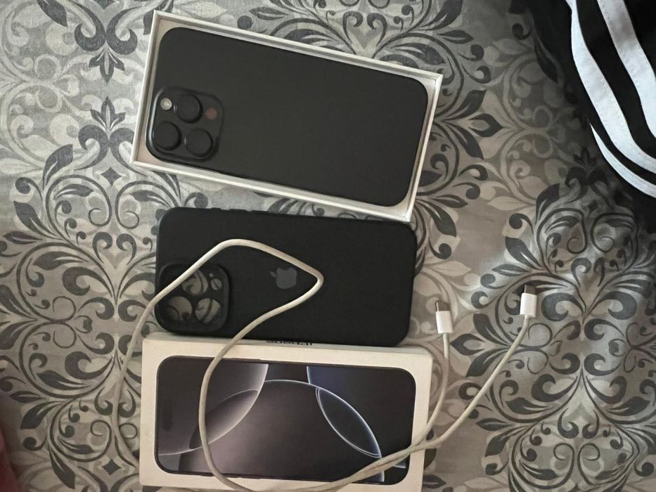 iPhone 16 pro max на гарантии