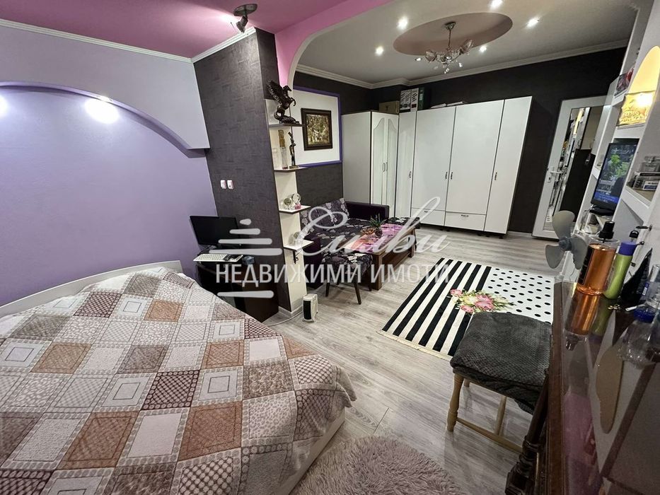 Продава се Двустаен апартамент в Търговище, Запад 2 - 59 кв.м за 1426 €/кв.м - Снимка #1