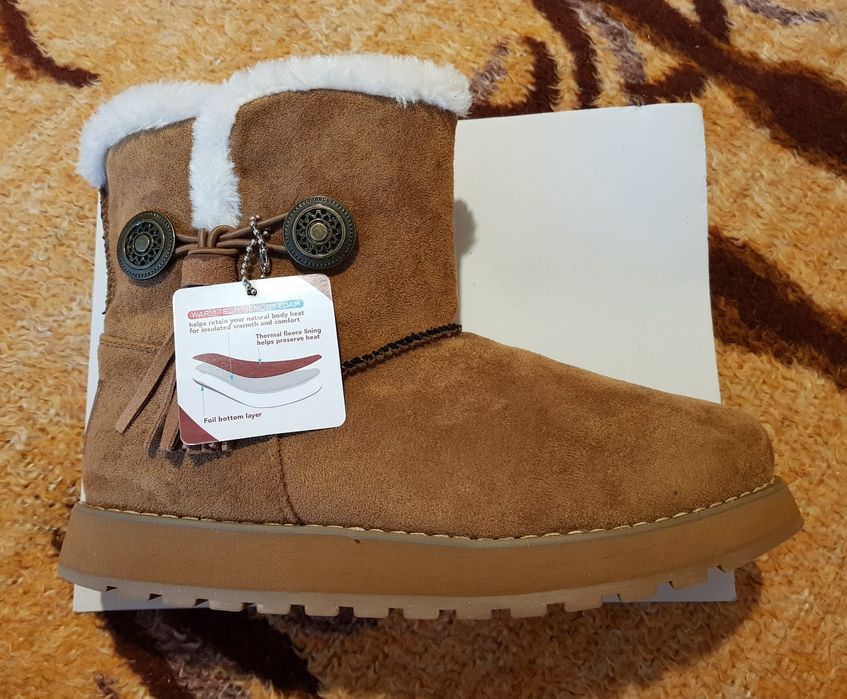 Ghete Skechers noi, imblanite, 36, tip UGG