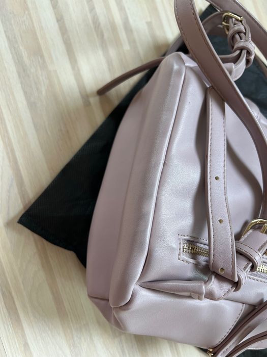 Рюкзак guess и Valentino