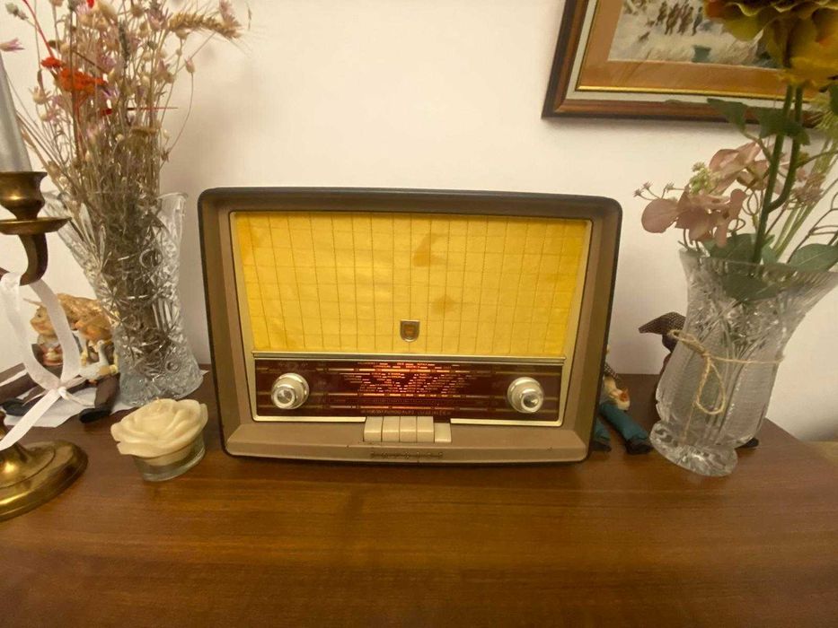 Radio Philips B3X63A lămpi 1956