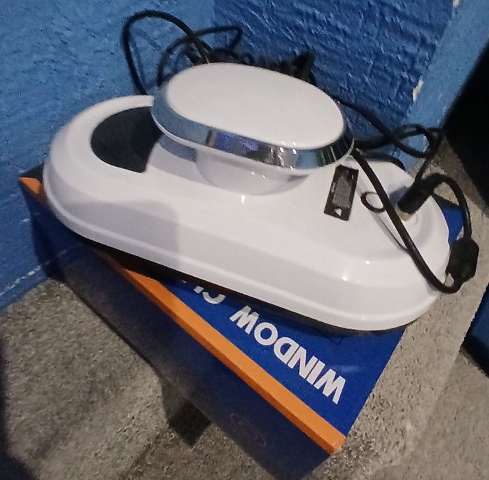 Робот мойщик окон 30.000 ПИШИТЕ