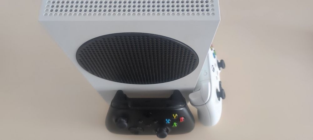 СРОЧНО ПРОДАМ xbox series s+телевизор