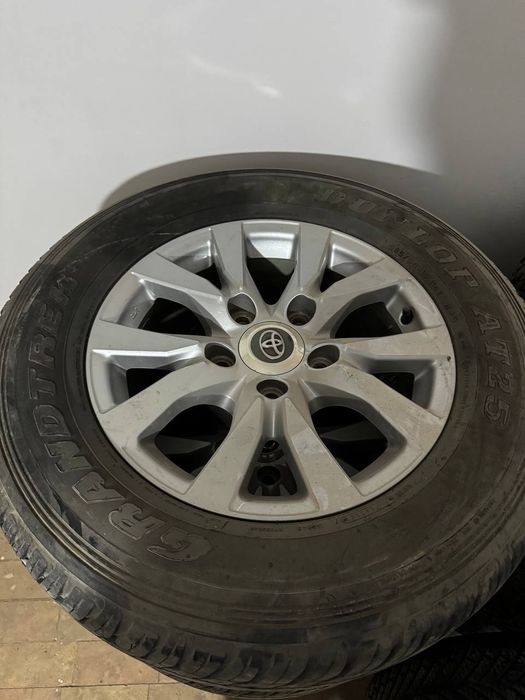 Продается заводские диски с балоном от тайота 200