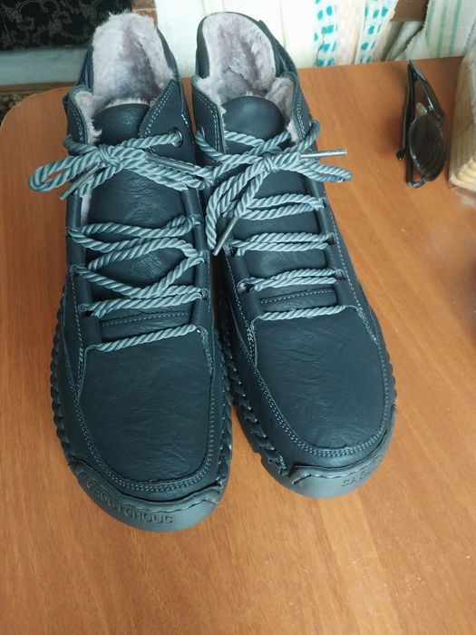 Ботинки зимние продам.